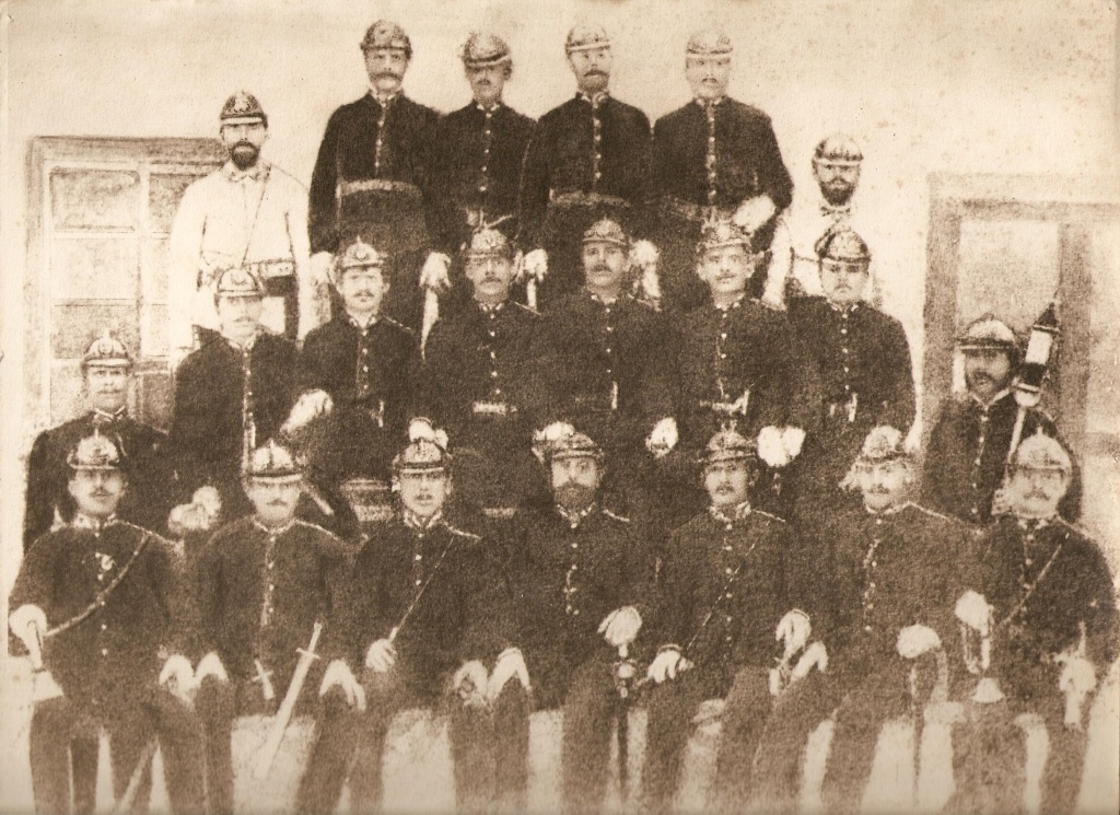 Nejstarší dochovaný snímek jirenských hasičů – zakládající členové sboru, 1882